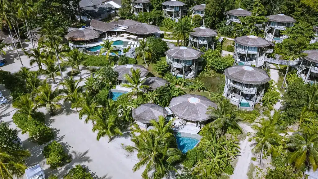 พักผ่อนท่ามกลางเสียงคลื่นทะเลที่ ทรีเฮาส์ วิลล่าส์ เกาะยาว (Tree House Villa Koh Yao)
