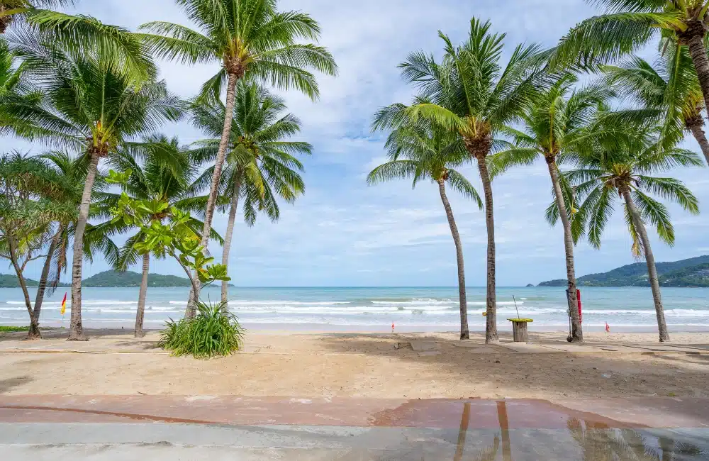 4.หาดป่าตอง